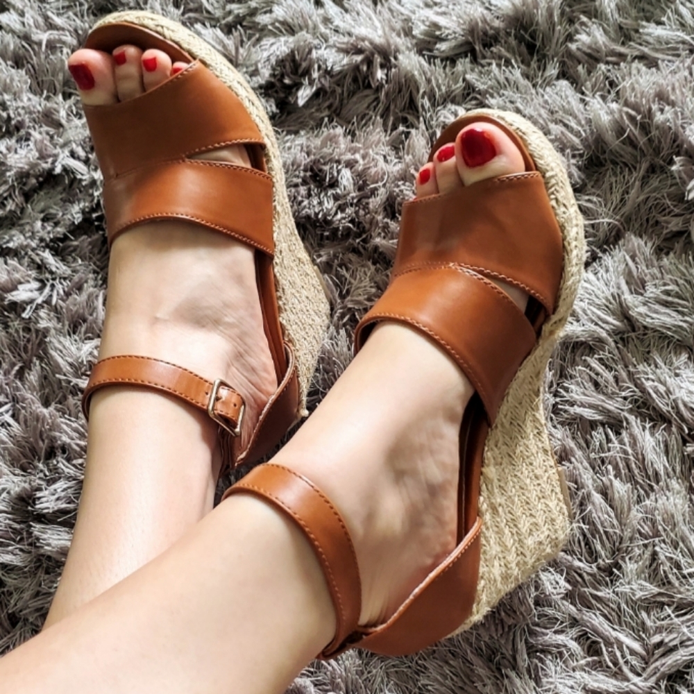 - Time & True Tan Espadrille Wedge Sandals EUC - Picture 11 of 15